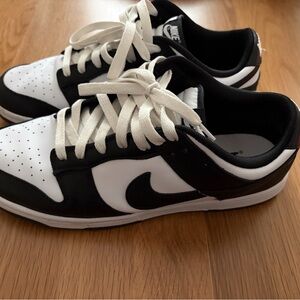 Panda Nike Men's Classic Black and White Sneakers
